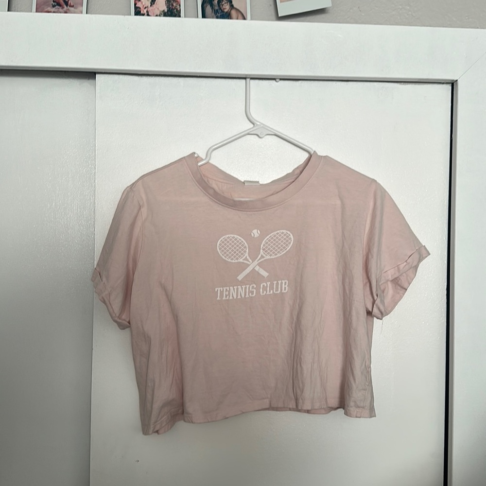 light pick crop top with graphic image